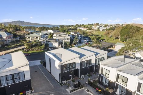 Photo of property in 2/18 Handley Avenue, Narrow Neck, Auckland, 0624