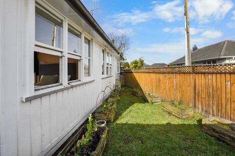 Photo of property in 8 Lee Place, Bader, Hamilton, 3206