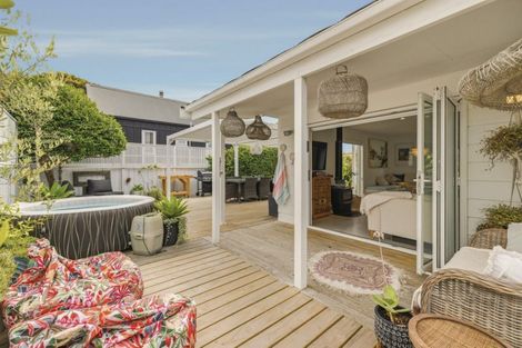 Photo of property in 5 Marjorie Lane, Papamoa Beach, Papamoa, 3118