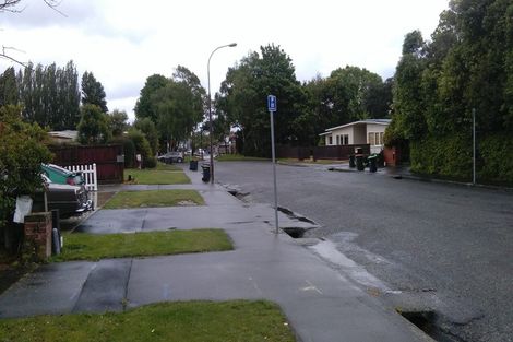 Photo of property in 48 Athol Terrace, Upper Riccarton, Christchurch, 8041