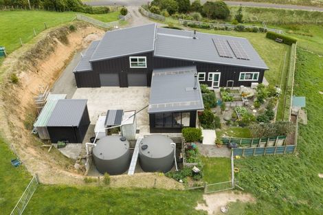 Photo of property in 165 Albert Road, Tokomaru, Palmerston North, 4474