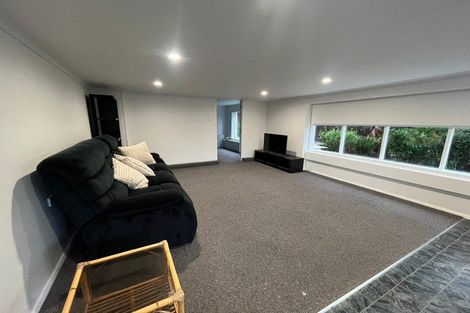 Photo of property in 4/305 Great North Road, Henderson, Auckland, 0612