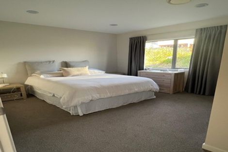 Photo of property in 70 Headland Drive, Long Bay, Auckland, 0630