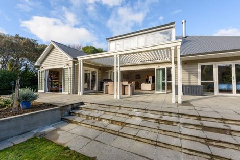 Photo of property in 5 Cheviot Road, Lowry Bay, Lower Hutt, 5013