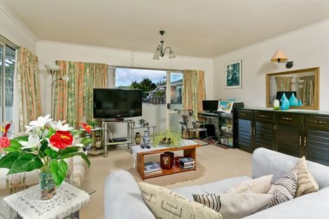Photo of property in 2/80 Bentley Avenue, Glenfield, Auckland, 0629