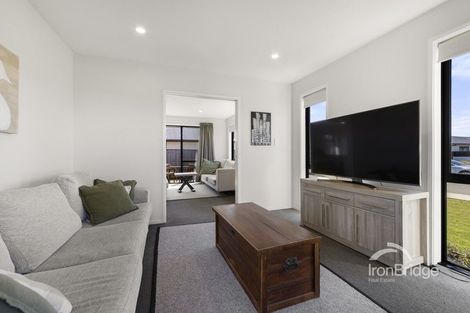 Photo of property in 15 Woodford Avenue, Woodend, 7610