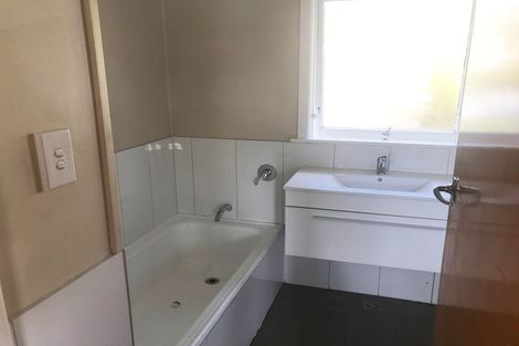 Photo of property in 6 Coleman Avenue, Herald Island, Auckland, 0618