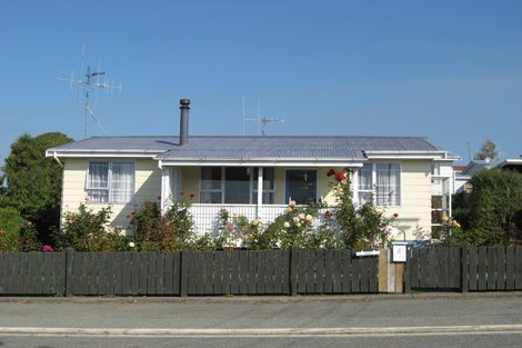 Photo of property in 2 Queen Street, Parkside, Timaru, 7910