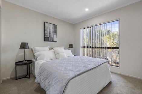 Photo of property in 89c Cascades Road, Pakuranga Heights, Auckland, 2010