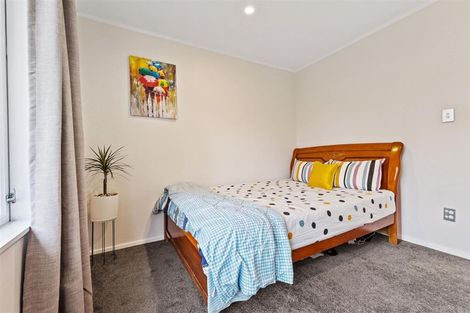 Photo of property in 36 Universal Drive, Henderson, Auckland, 0610