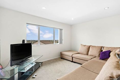Photo of property in 62 Kirikiri Drive, Papakura, 2110