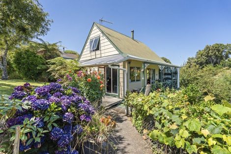 Photo of property in 10 Te Rangi Hiroa Place, Urenui, 4375