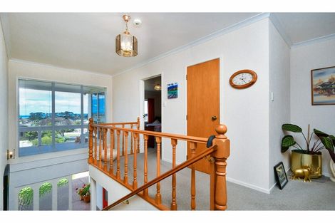 Photo of property in 2 Parkside Road, West Harbour, Auckland, 0618