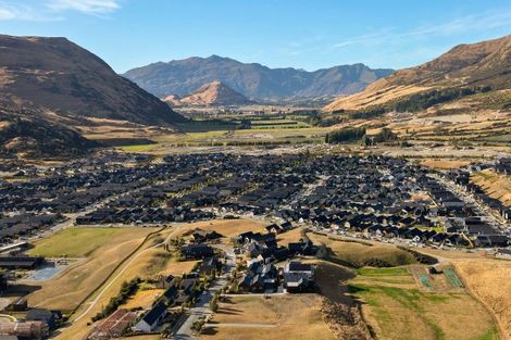 Photo of property in 28 Cunninghams Drive, Jacks Point, Queenstown, 9371