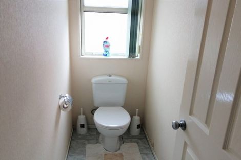 Photo of property in 12 Mellefont Close, East Tamaki Heights, Auckland, 2016