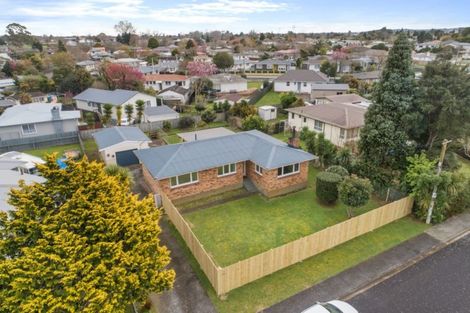 Photo of property in 4 Viola Place, Papakura, 2110