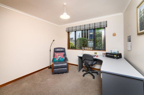 Photo of property in 8 Dougherty Place, Hokowhitu, Palmerston North, 4410