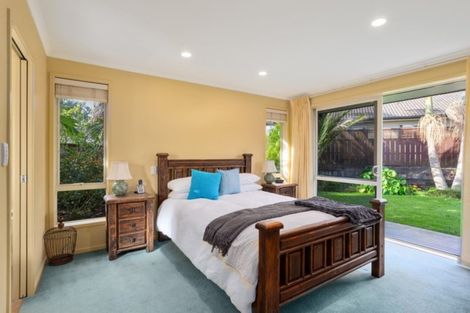Photo of property in 35 Admirals Court Drive, Greenhithe, Auckland, 0632