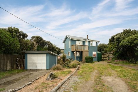 Photo of property in 6 Estuary Street, Makara Beach, Karori, 6972