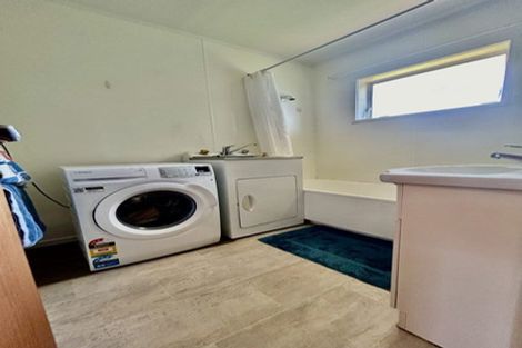 Photo of property in 4/318 Te Atatu Road, Te Atatu South, Auckland, 0610