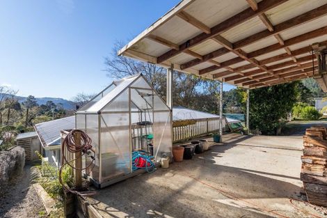 Photo of property in 124 Wyndham Road, Pinehaven, Upper Hutt, 5019