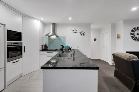 Photo of property in 95 Princess Street, Waitara, 4320