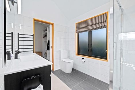 Photo of property in 38 Beacon Point Road, Wanaka, 9305