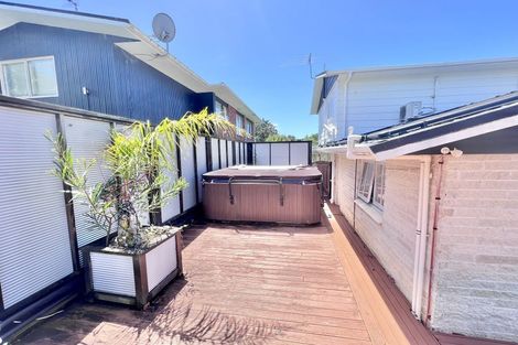 Photo of property in 2 King Richard Place, Browns Bay, Auckland, 0630