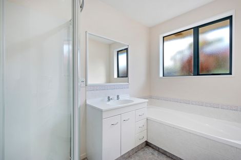 Photo of property in 12 Showgate Avenue, Sockburn, Christchurch, 8042