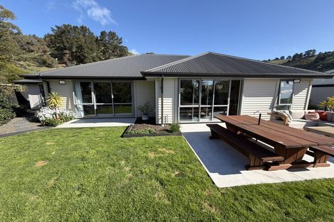Photo of property in 63a Bay View Road, Moncks Bay, Christchurch, 8081