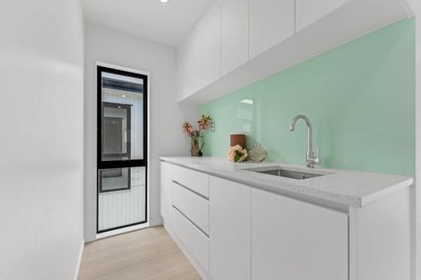 Photo of property in 14a York Road, Papatoetoe, Auckland, 2104