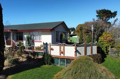 Photo of property in 27 Newcastle Street, Hampden, 9410