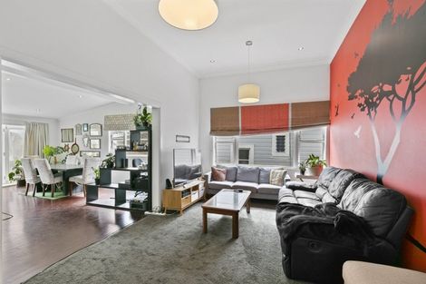 Photo of property in 160 Russell Terrace, Berhampore, Wellington, 6023