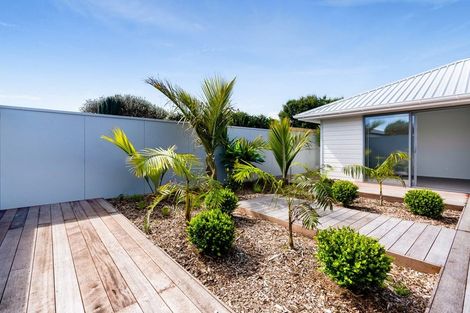Photo of property in 9a Strandon Place, Strandon, New Plymouth, 4312