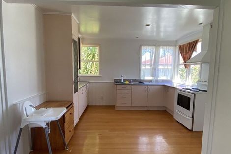 Photo of property in 10 Ribblesdale Road, Henderson, Auckland, 0612