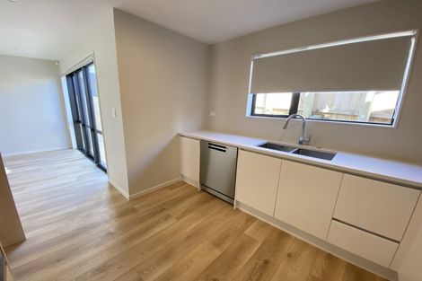 Photo of property in 1b Westall Road, New Lynn, Auckland, 0600