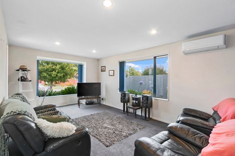Photo of property in 12 Showgate Avenue, Sockburn, Christchurch, 8042