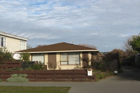 Photo of property in 2/88 Pine Avenue, New Brighton, Christchurch, 8061