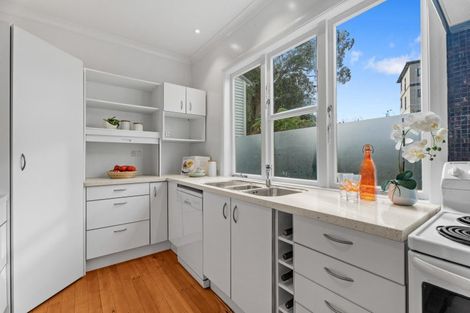 Photo of property in 76 Mount Smart Road, Onehunga, Auckland, 1061