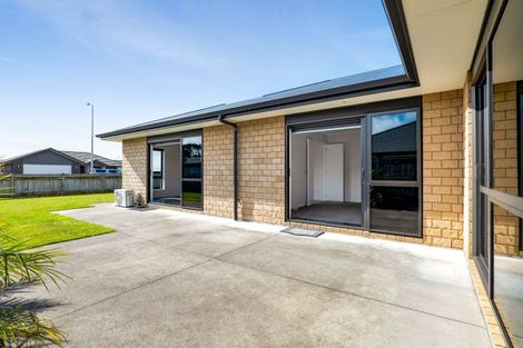 Photo of property in 16 Keene Drive, Bell Block, New Plymouth, 4312