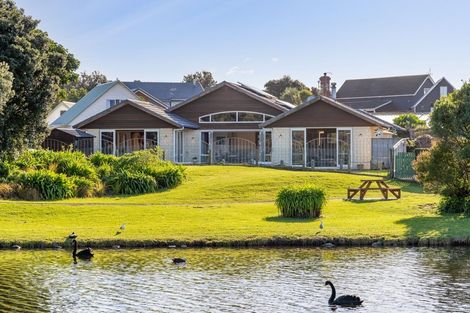 Photo of property in 196 Tutere Street, Waikanae Beach, Waikanae, 5036