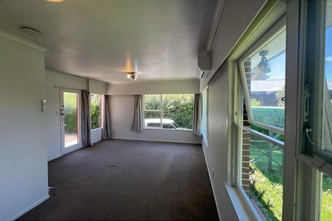 Photo of property in 2/8 Evelyn Place, Hillcrest, Auckland, 0627