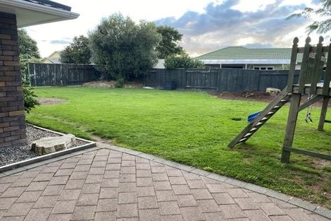 Photo of property in 16 Rosebank Avenue, Kelvin Grove, Palmerston North, 4414