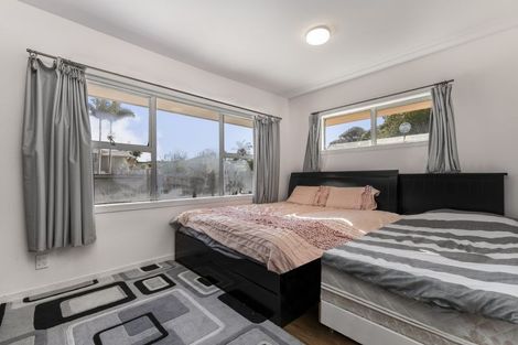 Photo of property in 2/55 Glenmore Road, Sunnyhills, Auckland, 2010