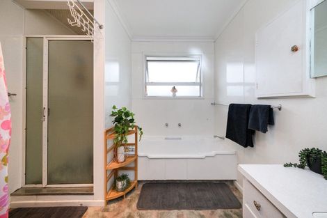 Photo of property in 128 Long Melford Road, Awapuni, Palmerston North, 4412