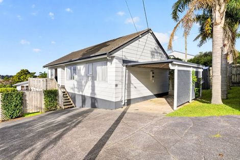 Photo of property in 2/47 Birkdale Road, Birkdale, Auckland, 0626