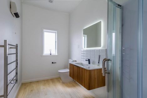 Photo of property in 2 Riverpark Crescent, Henderson, Auckland, 0610