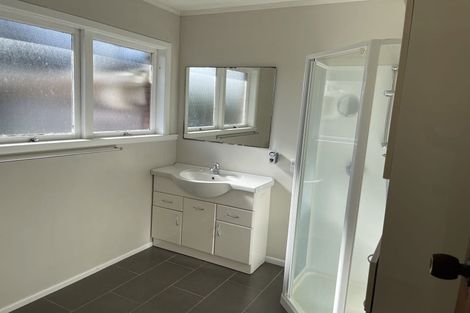 Photo of property in 17 Archmillen Avenue, Pakuranga Heights, Auckland, 2010