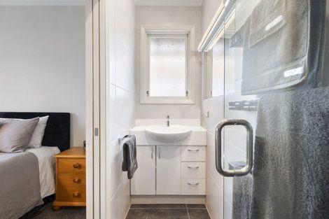 Photo of property in 19 Cremorne Avenue, Hokowhitu, Palmerston North, 4410