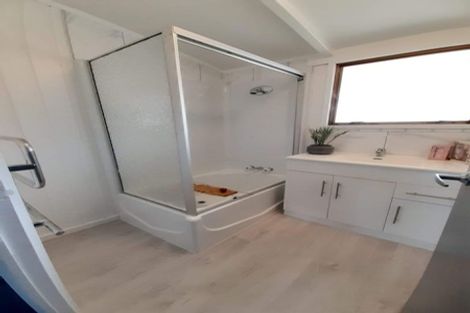 Photo of property in 60 Norana Road, Timberlea, Upper Hutt, 5018